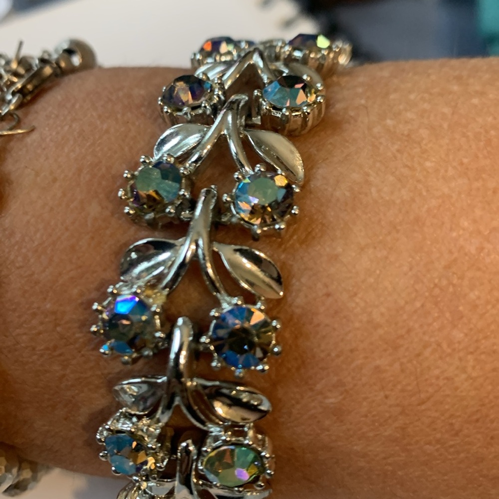 Stunning Vintage Silver Floral AB Crystal Bracelet excellent condition!!
